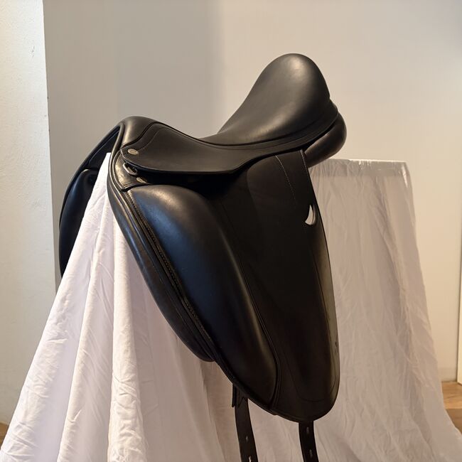 Equipe Emporio Mono 17", KW M+1, aus 2022, Monoblatt, Equipe Emporio Mono, Sarah, Dressage Saddle, Windeck