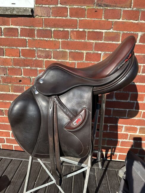 Erre plus showjumping saddle, Erre plus  Christian Ahlmann , Anna , Jumping Saddle, Haselünne