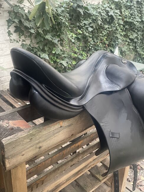 Erreplus Dressage 17,5 Zoll KW 33 SL Dressursattel, Erreplus, Marlene , Dressage Saddle, Wien, Image 5