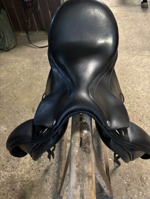 Erreplus Dressursattel Adelinde 17# schwarz, Erreplus Adelinde, Caro, Dressage Saddle, Essen, Image 3