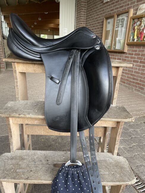 ErrePlus Dressursattel Adelinde 17 Zoll, ErrePlus  Adelinde, AM, Dressage Saddle, Düren, Image 2