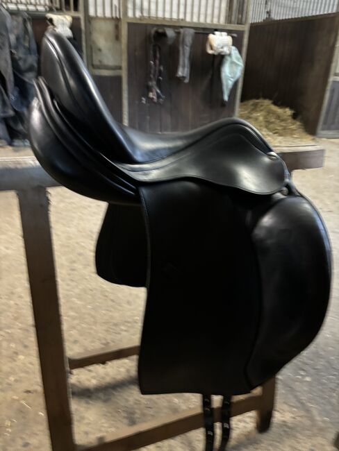 Erreplus Dressursattel Adelinde 17# schwarz, Erreplus Adelinde, Caro, Dressage Saddle, Essen, Image 4