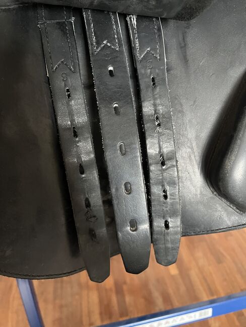 Erreplus JD Springsattel 17” – schwarz, Erreplus JD, Katharina Bock, Springsattel, Schlitz, Abbildung 8