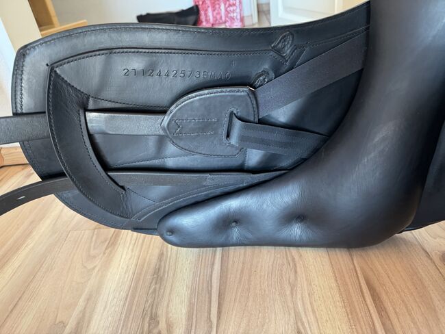 Erreplus Vittoria Monoblatt 17“ Dressursattel, Erreplus Vittoria , Samira Esselmann , Dressage Saddle, Oyten , Image 9