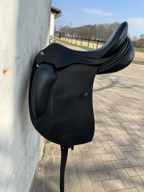 Erreplus Vittoria Monoblatt 17“ Dressursattel, Erreplus Vittoria , Samira Esselmann , Dressage Saddle, Oyten 