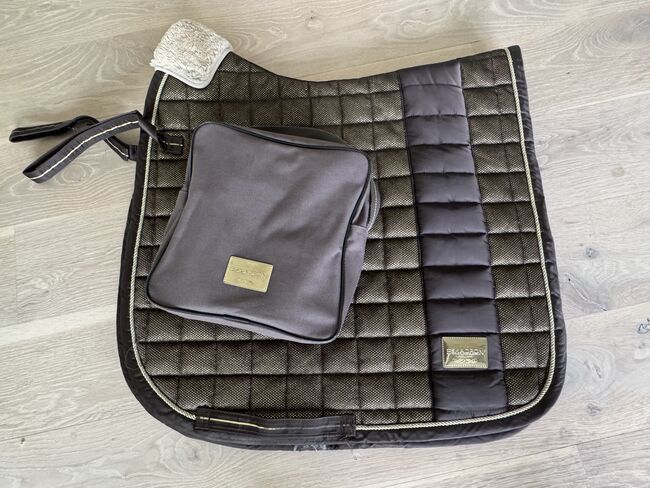 ESCADRON Schabracke Bandagen NEUwertig Heritage schokobraun, Escadron  Heritage, Anke, Dressage Pads, Xanten 