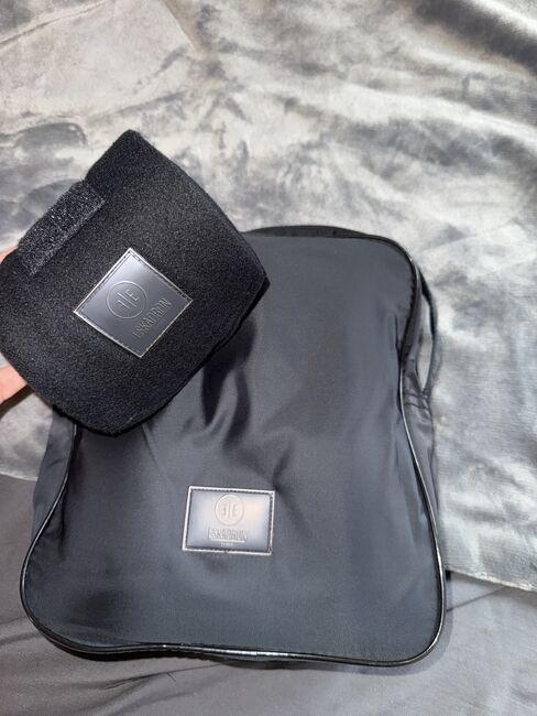 Eskadron Bandagen WB, Eskadron , Sarah, Bandaże i owijki, Könn