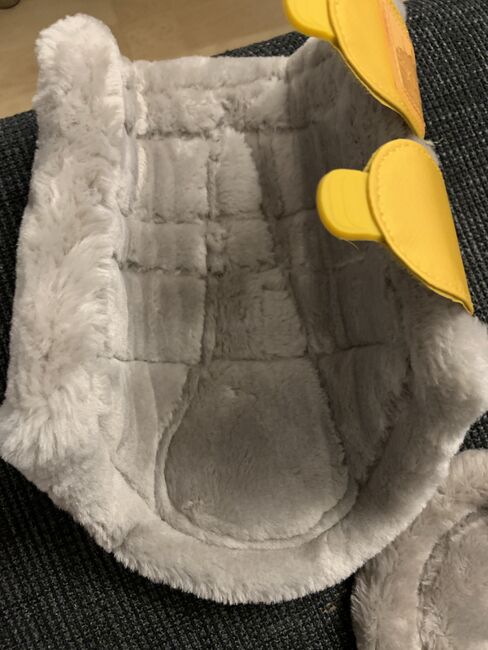 Eskadron Fauxfur-Gamaschen M, Eskadron Fauxfur-Gamaschen Classic Sports 2021, Selina Großkopf , Tendon Boots, Bad Alexandersbad , Image 3
