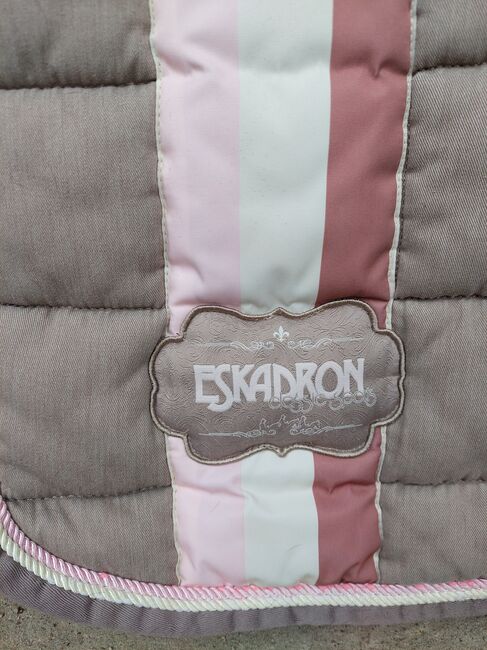 Eskadron Big Square Dressur grau/rosa, Eskadron Big Square, Julia, Dressage Pads, Trier, Image 3