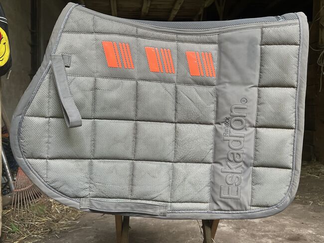 Eskadron Big Square Mesh Schabracke, Eskadron Bih Square Mesh, Franzi, Dressage Pads, Roßtal