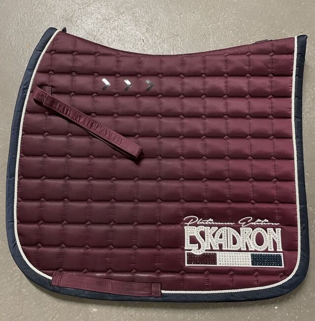 Eskadron Blackberry Schabracke DL Glossy Crystal Neu!, Eskadron Glossy Crystal, Sabine, Dressage Pads, Uetersen