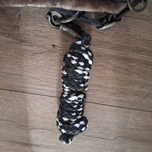 Eskadron FauxFur Halfter WB Dark Olive mit Strick, Eskadron , ADN, Halters, Duisburg, Image 5