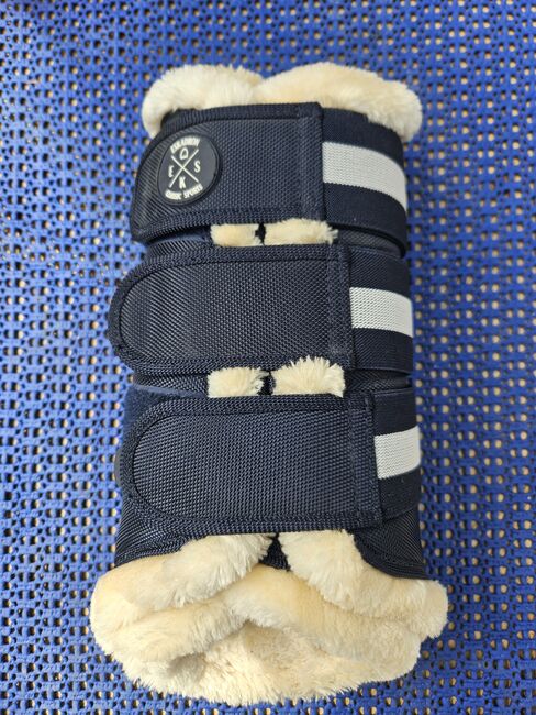 Eskadrongamaschen Faux Fur, Eskadron  Faux Fur Gamaschen , Josi , Tendon Boots, Jena 