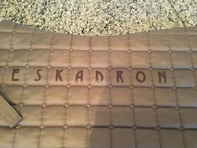 Eskadron Chocochip Glossy Ornaments, Eskadron Powderrose/ Chocochip F/S 2017, Schubert, Dressage Pads, Image 2