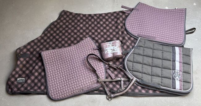 Eskadron Classic Sports Orchidmauve Set / Einzelteile (Decke 145, VS/DS, WB, Pony), Eskadron Eskadron Classic Sports Orchidmauve, Vera, Dressage Pads, Gladbeck 