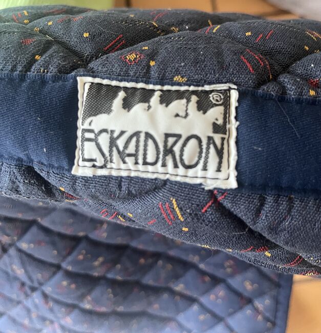 Eskadron Dressur Schabracke, dunkelblau/bunt, Eskadron, Maika Zimmer, Dressage Pads, Heidenrod, Image 2