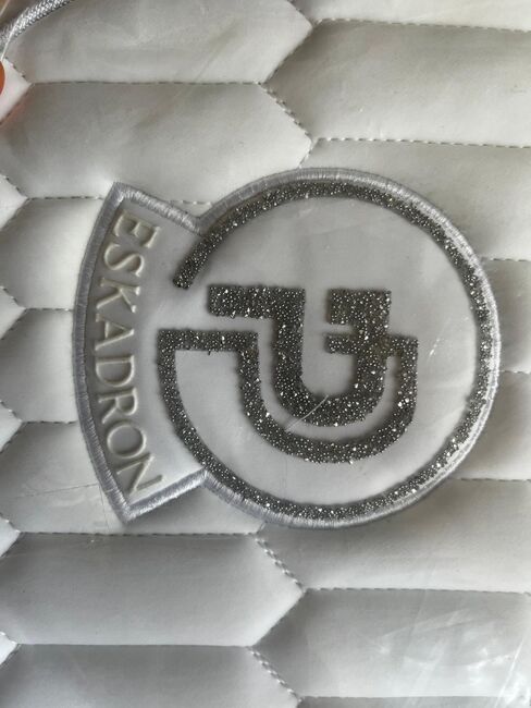 Eskadron Dressurschabracke Softshell Avantgarde Platinum Pure FS23, Eskadron Softshell Avantgarde Platinum Pure FS23, Sarah K., Dressage Pads, Kassel, Image 2