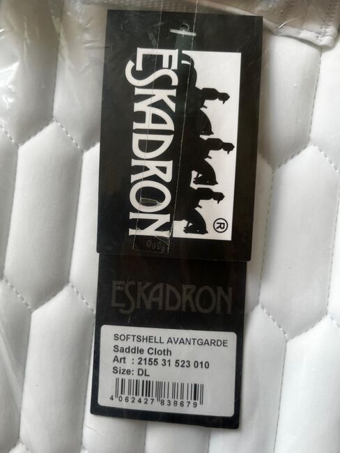 Eskadron Dressurschabracke Softshell Avantgarde Platinum Pure FS23, Eskadron Softshell Avantgarde Platinum Pure FS23, Sarah K., Dressage Pads, Kassel, Image 4