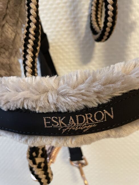 Eskadron Fauxfur Halfter, Eskadron, Janine Langer, Halters, Schweitenkirchen, Image 2