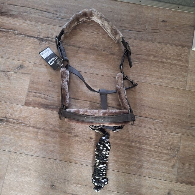Eskadron FauxFur Halfter WB Dark Olive mit Strick, Eskadron , ADN, Kantary, Duisburg