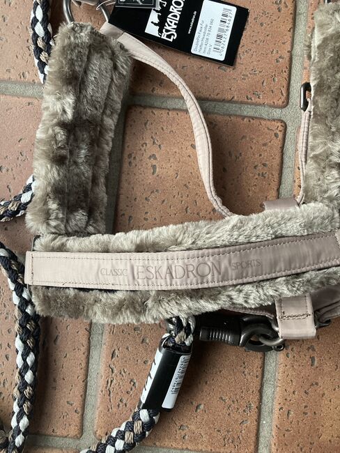 Eskadron Halfter VB, Glossy FauxFur Tendertaupe F/S21, Eskadron Halfter Doublepin Crystal FauxFur, VB, Classic Sports F/S21, A-K S., Halters, Ruppertsweiler, Image 5