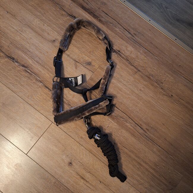 Eskadron Halfter FauxFur Essence WB mit Strick, Eskadron , ADN, Halters, Duisburg