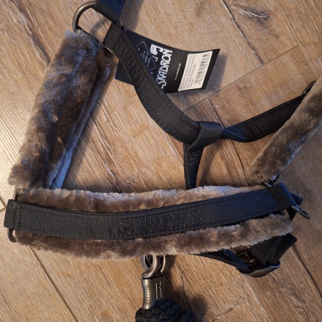 Eskadron Halfter FauxFur Essence WB mit Strick, Eskadron , ADN, Halters, Duisburg, Image 3
