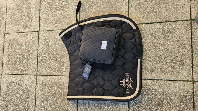 Eskadron Heritage Schabracke mit Bandagen, Eskadron  Heritage Schwarz/Rosé, Sarah , Dressage Pads, Mücheln, Image 5