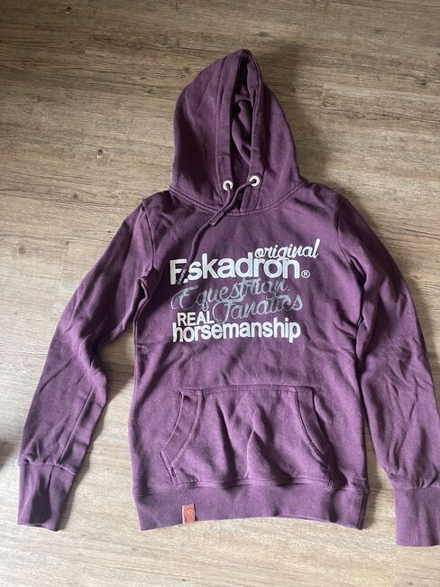 Eskadron Hoodie, Sabrina Gutt, Oberteile, Donaueschingen