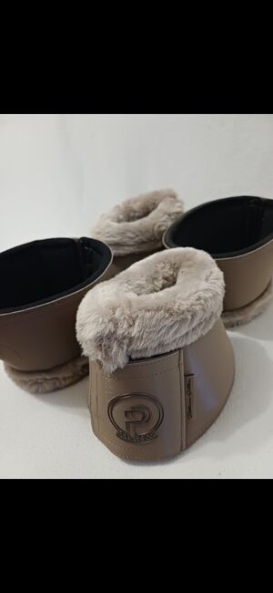 Eskadron Hufglocken Softslate Faux Fur Platinum 2025 – Smoky Taupe – Gr. L – 4 Stück, Eskadron  Softslate Faux Fur Platinum 2025, Laura Bonias , Sonstiges, Darmstadt