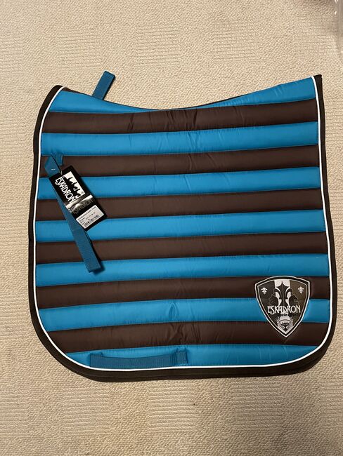 Eskadron Polo Pad Striped Capri-Darknougat DL !neu!, Eskadron Polo Pad Striped, Charly, Schabracken, Spelle