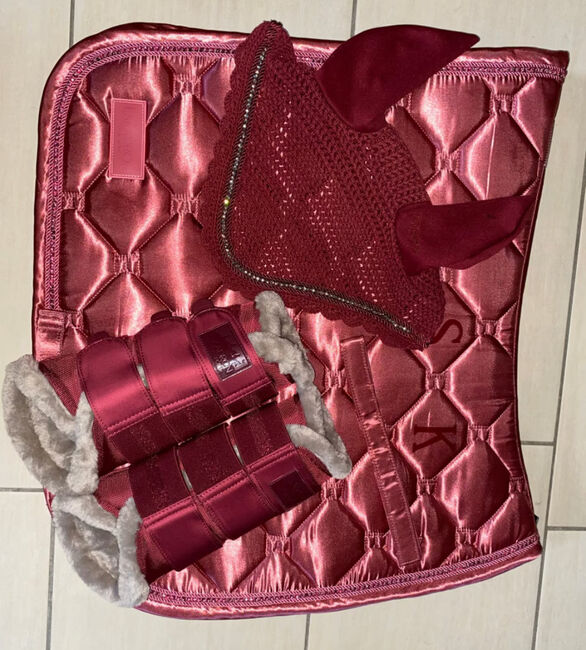 Eskadron rustic red Set Mattglossy Crystal Schabracke ect, Eskadron  Rustic Red, Leon, Dressage Pads, Nürnberg 