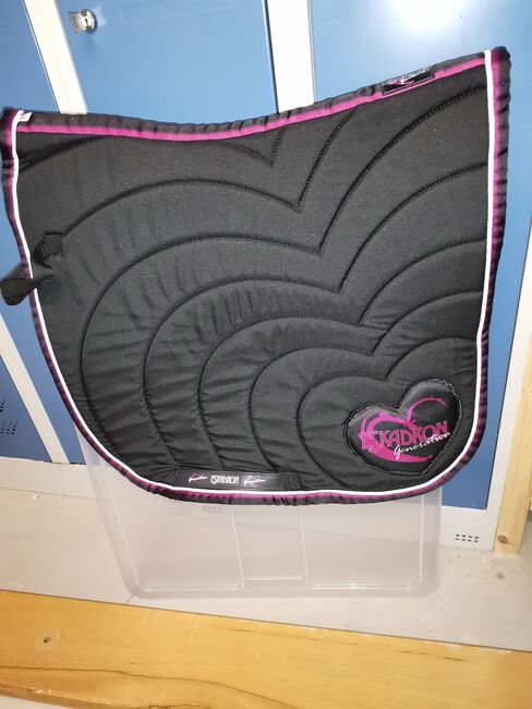 Eskadron Schabracke schwarz Herz, Eskadron , Jessica , Dressage Pads, Enger 