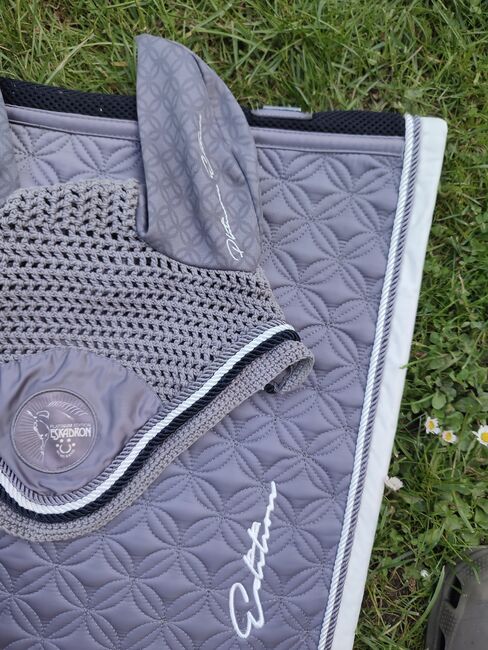 Eskadron Schabracke Platinum Violetgrey, Eskadron  Platinum , Charlotte Jamieson , Dressage Pads, Nienburg, Image 3
