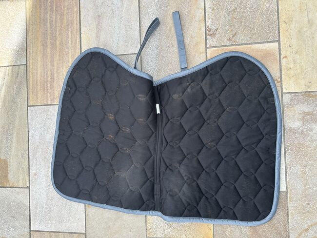 Eskadron Schabracke VS Glossy Wave ashblue graublau Warmblut Set, Eskadron Glossy Wave, Miriam Ostkotte, Dressage Pads, Ochtrup, Image 4