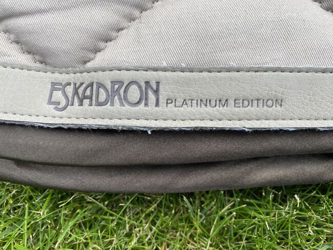 Eskadron Schabracke Platinum VS mit Swarovski-Steinen, Eskadron, Anne, Dressage Pads, Rantrum, Image 3