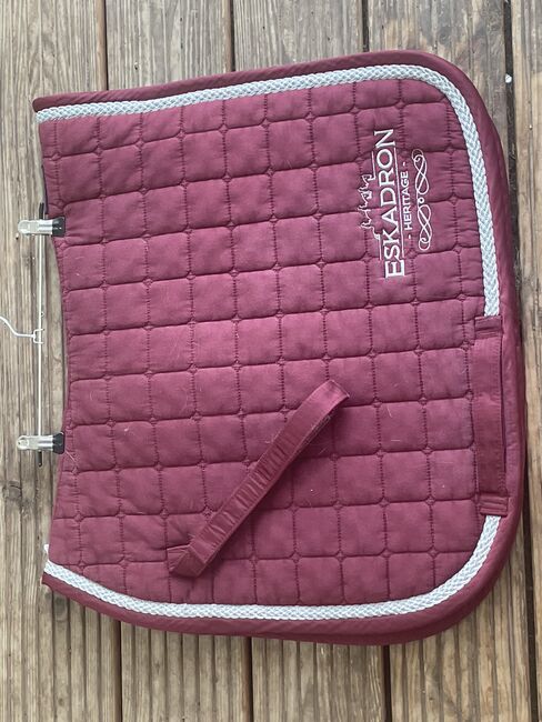 Eskadron schabracke gebraucht 18€, Eskadron , Annemarie , Dressage Pads, Brunnen