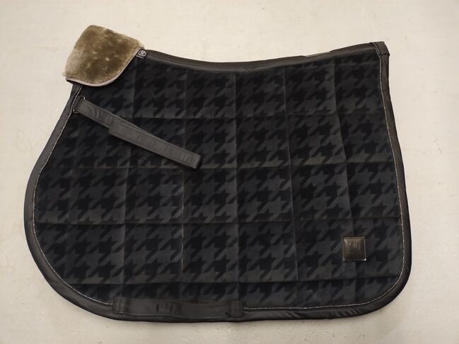 Eskadron velvet stamp Schabracke schwarz VS, Eskadron  Velvet Stamp , Alice, Dressage Pads, Brandenburg
