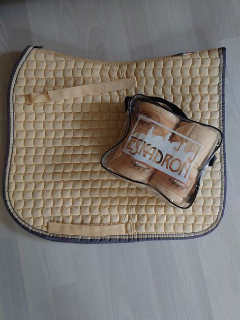 Eskadron Schabracke+Bandagen, banana, Pony, Eskadron, Janina Beilfuß, Schabracken, Ahrensbök