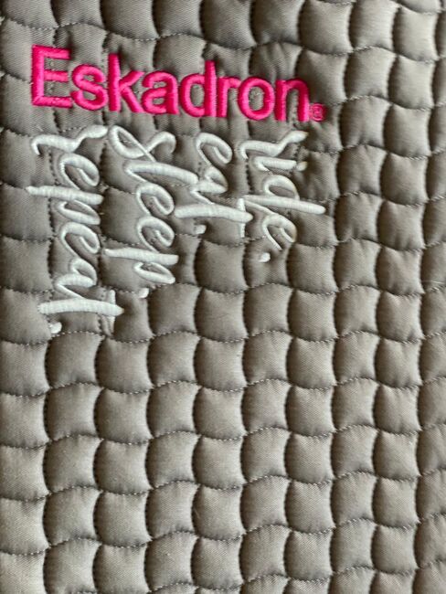 Eskadron Schabracke, Eskadron  Cotton, Pferdeliebe, Schabracken, DÖTLINGEN , Abbildung 2