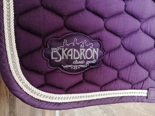 Eskadron Schabracke VS Plum Classic Sports, Eskadron, Vivien Krutzke, Dressage Pads, Weferlingen, Image 2