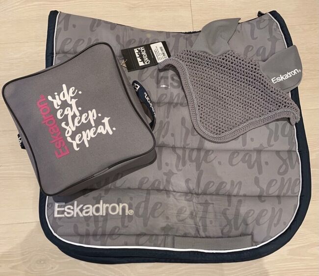 Eskadron Set -Ride.Eat.Sleep.Repeat- in essential gray, Eskadron, Birgit, Schabracken, Erftstadt