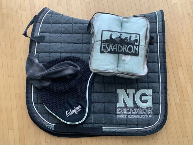 Eskadron Set (Schabracke, Bandagen, Fliegenhaube), Eskadron, Lisa Imkamp , Dressage Pads, Kaarst