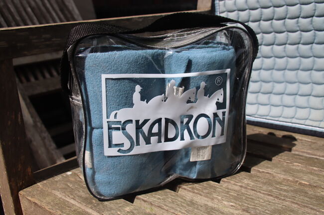 Eskadron Set: Schabracke Cotton in PD und Bandagen in Pony, Eskadron Eskadron Schabracke Cotton in PD (Ponydressur) + Pony Bandagen , Lena, Dressage Pads, Krefeld, Image 3