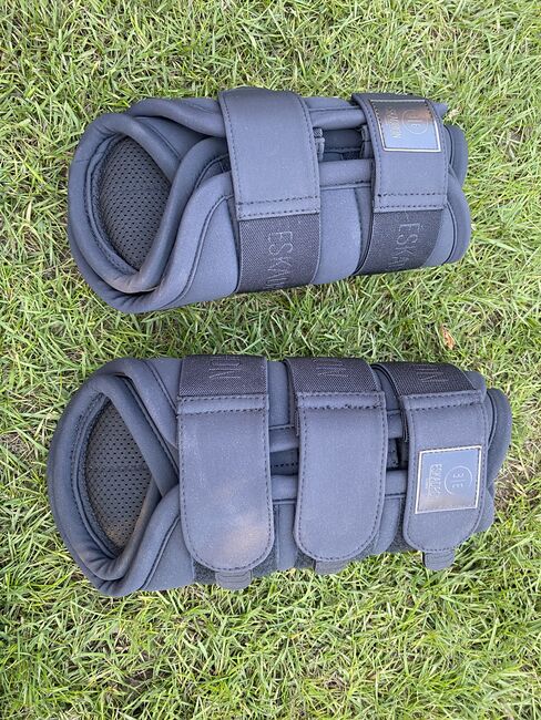 Eskadron Softshell Essence Gamaschen M&L Doveblue, Eskadron, Laura S., Tendon Boots, Solingen