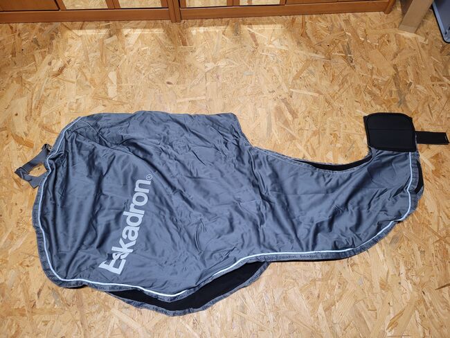 Eskadron Softshell Ausreitdecke grau M NEU, privat, Derki dla konia, friedrichsthal