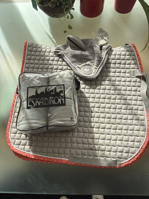 Eskadronset, Eskadron, Lisa Bernhart, Dressage Pads, Wiener Neustadt