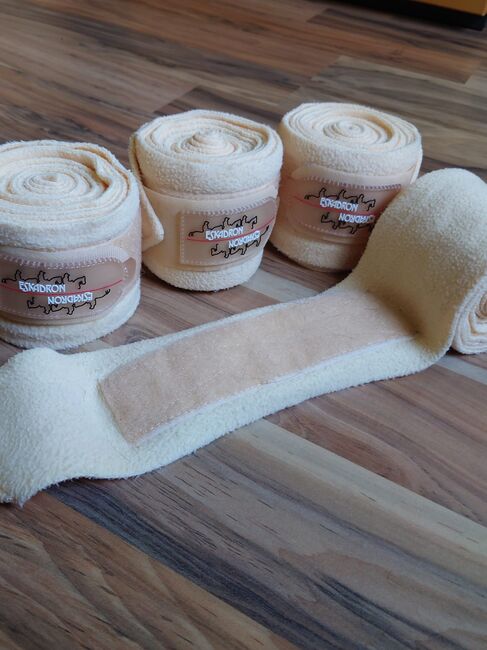 Eskadron Schabracke+Bandagen, banana, Pony, Eskadron, Janina Beilfuß, Dressage Pads, Ahrensbök, Image 4