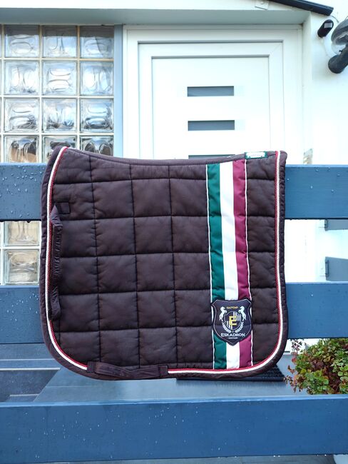 Eskadron Schabracke Heritage Mustangbrown, Eskadron  Heritage Big Square , Charlotte Jamieson , Dressage Pads, Nienburg