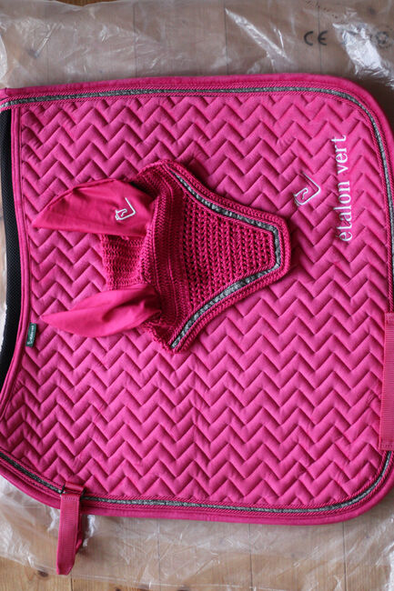 Etalon vert set DL+ Cob very berry pink wie Kentucky,eskadron,.., Etalon vert , Alex , Dressage Pads, Köln 